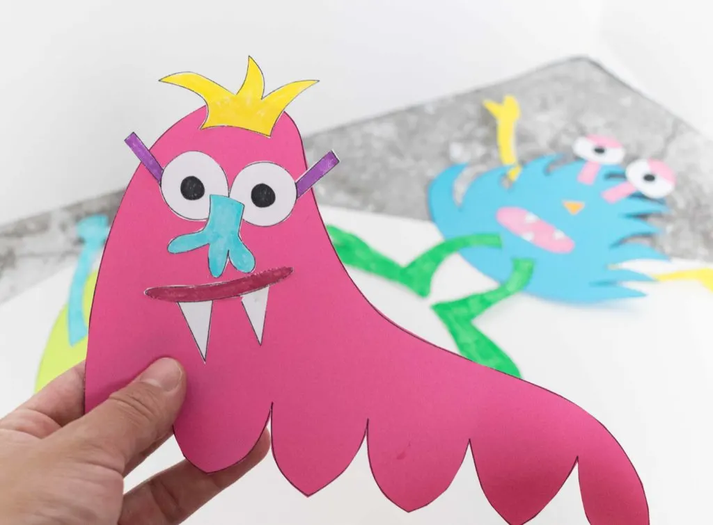 Do you have plans for today? What about spending some time with your little ones on this Adorable Matching Monsters Craft! 