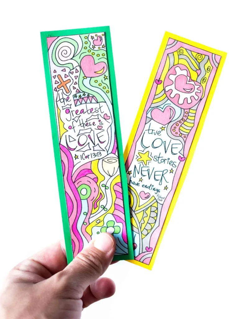 For this great day I designed this cute Coloring Valentine's Day Bookmarks Free Printable, go and print as many as you want and share them with your favorite people in the world!