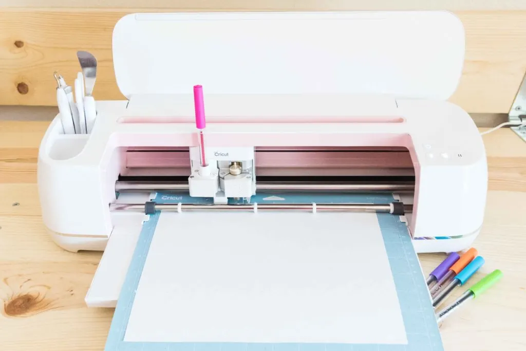 Install Pen to Cricut Maker start drawing process