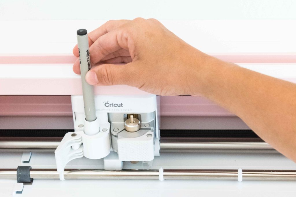 Installing Cricut Black Calligraphy Pen 