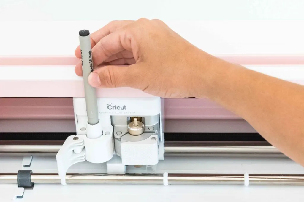 Installing Cricut Black Calligraphy Pen 