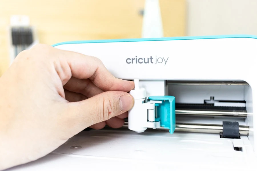 Installing Fine Point Blade on Cricut Joy