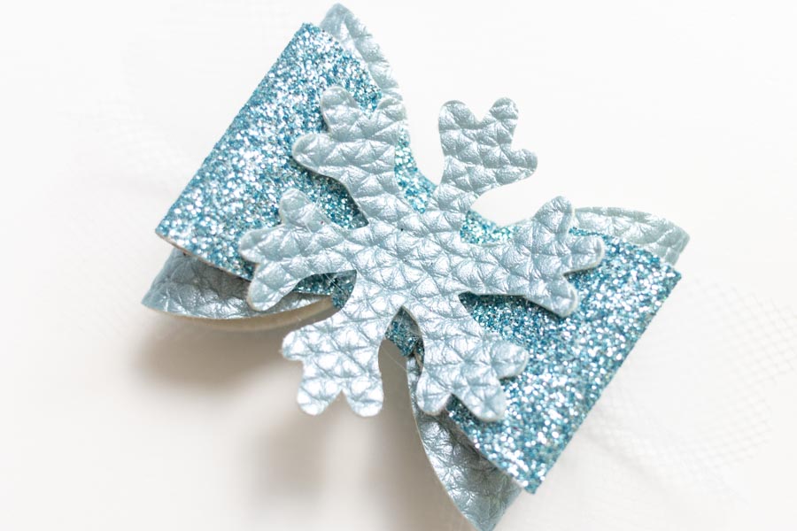 winter hair bow made with cricut