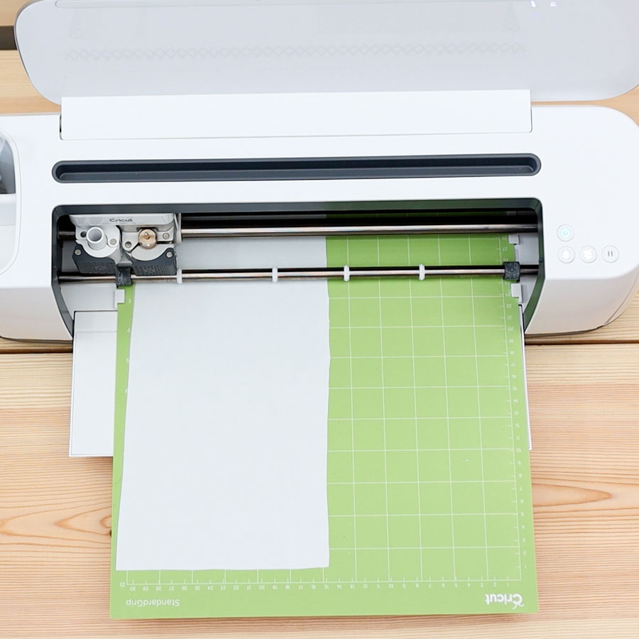 cutting freezer paper stencil with cricut machine