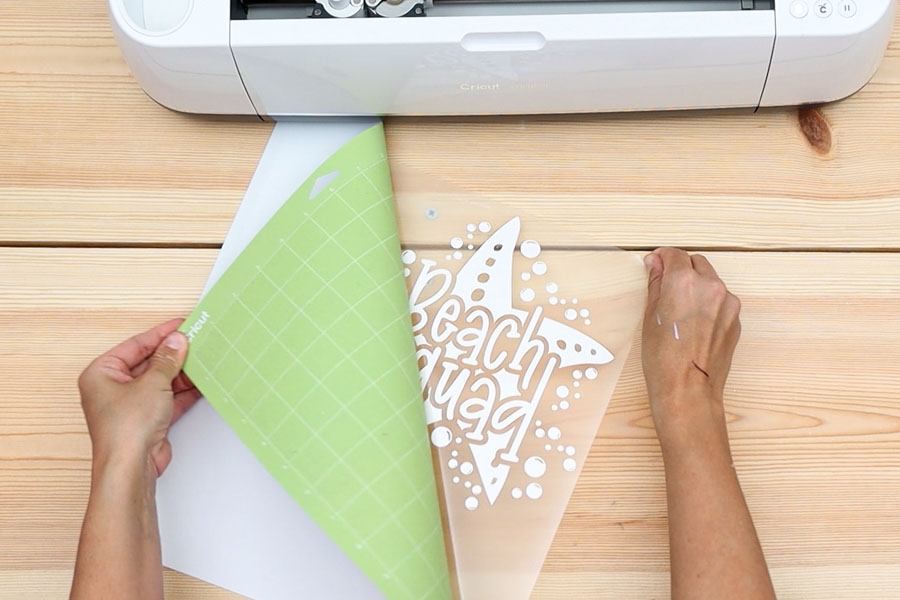 removing vinyl from cricut mat