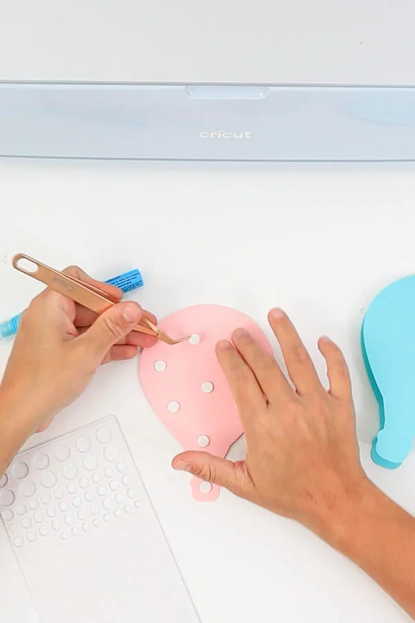 foam dots on hot air balloon